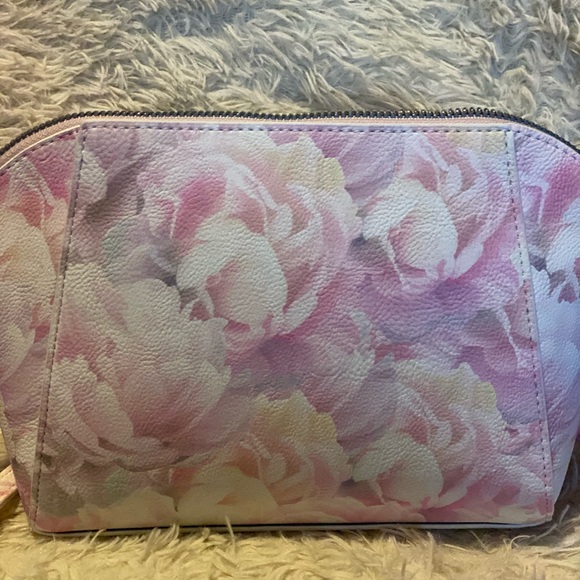 Betsey Johnson Crossbody - Picture 2 of 8